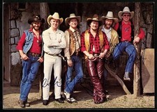 Musiker der Band Truck Stop mit Cowboyhüten, Autogramme, Ansichtskarte 