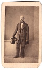 Fotografie Herr im Anzug mit