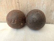2 alte Eisenkugeln 2kg