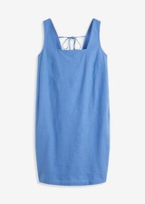 Kleid mit Quarrée Ausschnitt