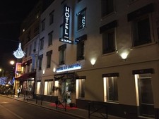 NEU:   10 Tage PARIS für 2 P mit Ü/F im   3* Hotel Le Dauphin  im  OT LA DEFENCE