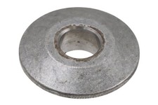 Distanzstück links zum