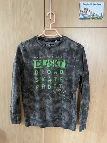A sweatshirt pullover - sweatshirt,