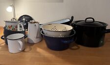 Konvolut Emaille- Pflanzgefäße für den Garten:  Töpfe- 2 Bräter- Sieb - Krug