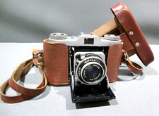 BALDA  BELTICA, Klappkamera  mit Objektiv Zeiss Tessar 2,8/50/O1,und Ledertasche