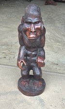 Afrikanischer Handgeschnitzter Affe aus Hartholz – 50 cm Holzskulptur