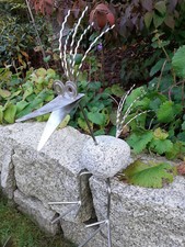 Wilder Vogel aus Granitstein