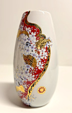 Elegante Porzellanvase mit