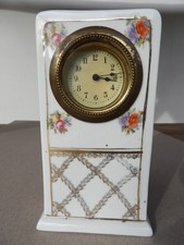 c.1915 kleine 18cm PORZELLAN TISCHUHR Kommodenuhr florale Jugendstil Kaminuhr