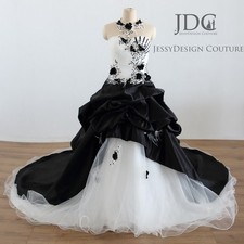 Gerafftes Schwarz Weiß