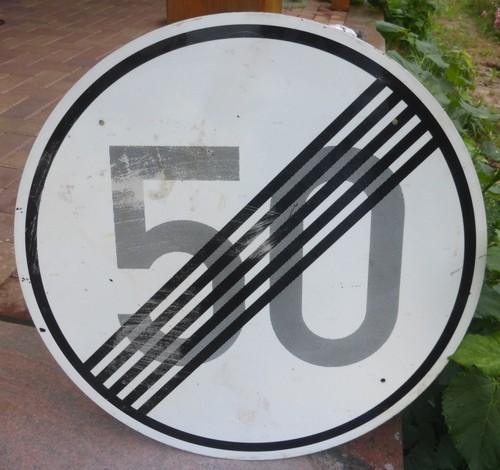Altes verkehrsschild schild - verkehrsschild,