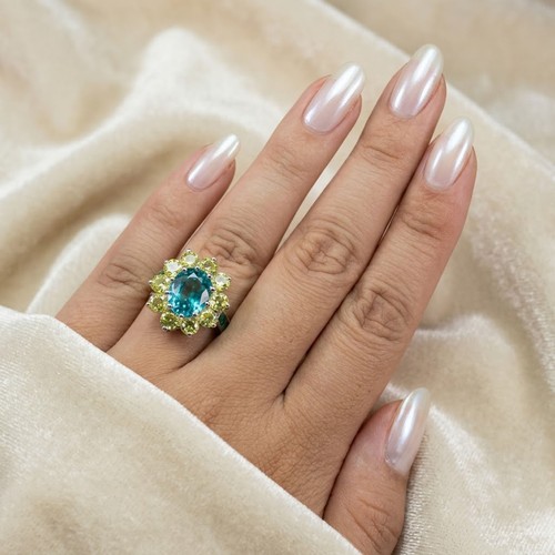 Grünlich blau paraiba - grünlich,