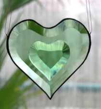 Bleiverglasung Fensterbild Suncatcher " grünes Facetten Doppelherz" in Tiffany