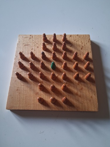 Solitaire brettspiel holz - solitaire, brettspiel,