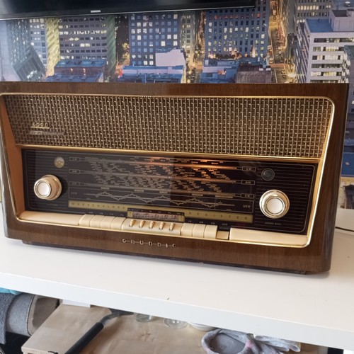Grundig 4090 top alt - grundig,