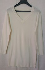 Weises Kleid mit Kaschmirmischung, ohne Marken -und Größenetikett, Made in China