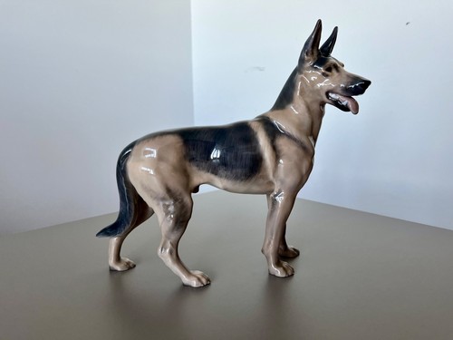 Rare porcelain dog - rare!,
