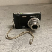 Medion MD 85820 10.0 MP Digital Camera with 3x Optical Zoom & LCD Screen