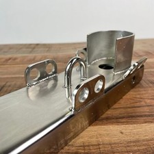 Edelstahl Mastfuß Masthalterung Niro Aufnahme Mast Ø 65mm massiv U-Profil Fuß