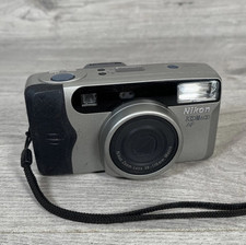 Nikon AF 600 Zoom analoge Kleinbildkamera Point and Shoot silber getestet funktioniert