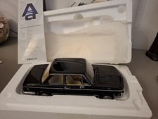 Modellautos 1:18 AUTOart Millennium BMW 2002 schwarz mit OVP