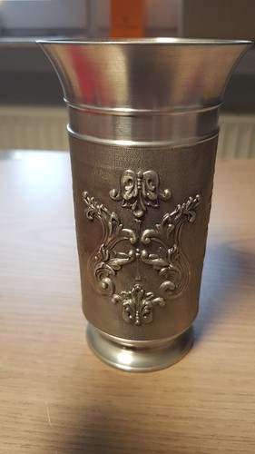 Großer zinnbecher oder - 1,