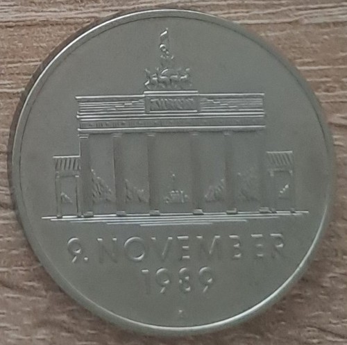 Gedenkmedaille november - gedenkmedaille, 9.