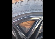 Neuwertige Felgen/Reifen Keskin Bridgestone Ganzjahresreifen