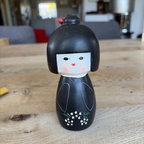 Japanische kokeshi puppe holz - kokeshi,