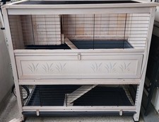 Kaninchengehege- Zwei Etachen, Viel Platz, Kleines Häuschen