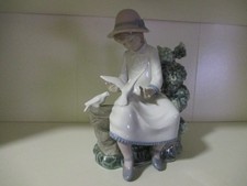 NAO by Lladro Daisa 1983 große Mädchen Figur beim Tauben füttern