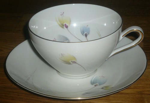 Teetasse mit untertasse - teetasse,