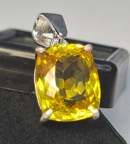 Natürlicher gelber saphir - natürlicher,
