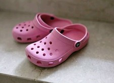 -Kinder ICONIC Crocs  Comfort in Größe: C 12,  Gr. 29-30, Badeschuhe, Sommer /