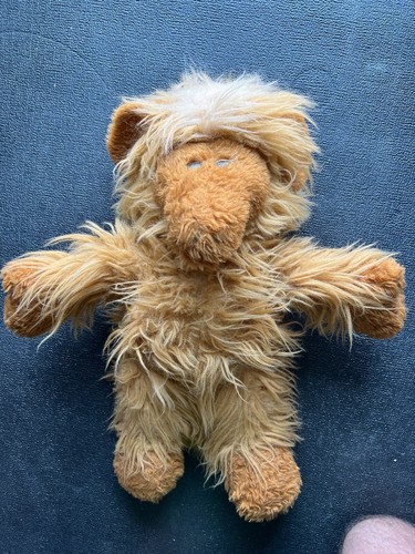 Kuscheltier sieht aus - wie, alf