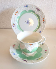 antike Meissen B-Form Streublumen maigrün Relief Kaffeegedeck 3tlg. TOP Zustand