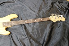 G&L Tribute L-2000 NAT E-Bass