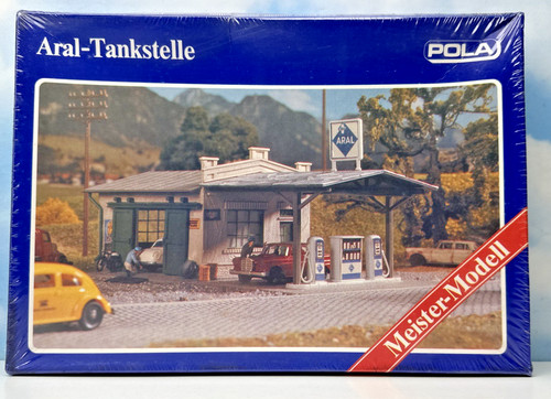 Pola 159 tankstelle - pola,