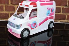 MATTEL BARBIE FAHRZEUG KRANKENWAGEN zum AUFKLAPPEN RETTUNGSWAGEN + LICHT SIRENE