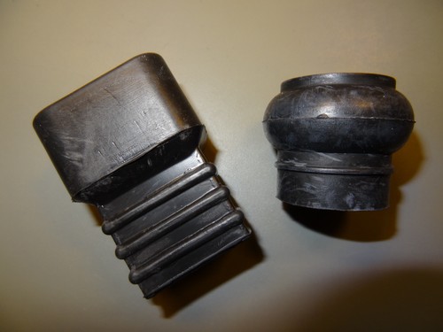Rubber end plug for hockey