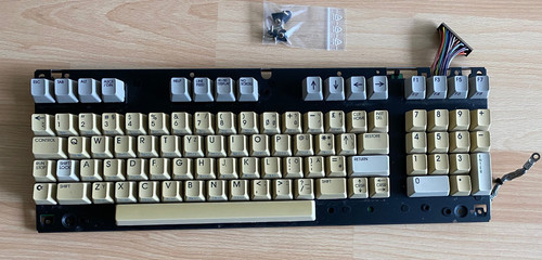 Commodore c128 mitsumi - commodore,