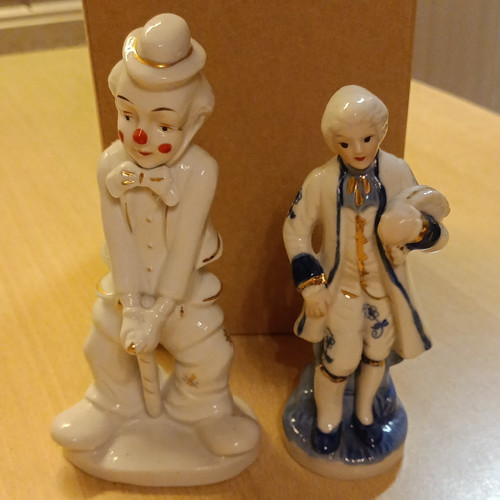 Porzellanfigur handbemalt - 2x,