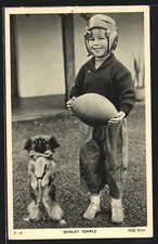 Schauspielerin Shirley Temple mit niedlichem Hund und Football, Ansichtskarte 