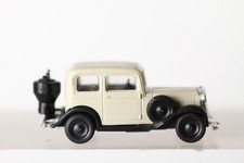 Brekina 1:87 Opel P4 mit Gepäck hinten  cremeweiß schwarz  (332137) A5951A