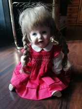 Holz Puppe mit Porzellankopf