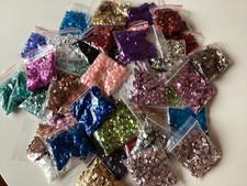 Pailletten 46 Beutel,20 Aufhänger,Nadeln,Styropor Kugeln 2, Eier 2, Bälle 10