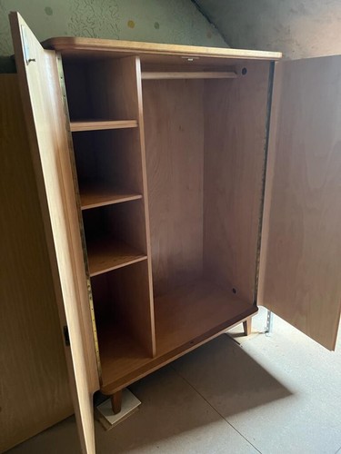 Alter kleiderschrank - alter,