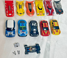 Hornby Micro Scalextric Konvolut 5 komplette Autos 6 Karosserien 1:64 Topzustand