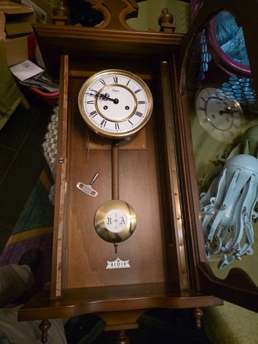 Mechanische wanduhr mit pendel - mechanische,