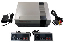 Nintendo NES Konsole + 2 Controller + Kabel